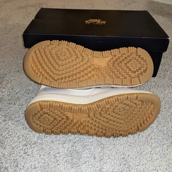 AF1 SE utility - Picture 2 of 12